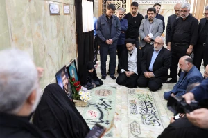 Iranian Pilgrims Head, Hajj Officials Pay Tribute to Martyred FM Amirabdollahian