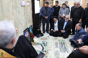 حضور مسئولان حوزه حج و زیارت بر سر مزار وزیر فقید امور خارجه جمهوری اسلامی ایران و دیگر شهدا در حرم حضرت عبدالعظیم حسنی(ع) 2