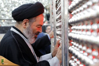 حضور مسئولان حوزه حج و زیارت بر سر مزار وزیر فقید امور خارجه جمهوری اسلامی ایران و دیگر شهدا در حرم حضرت عبدالعظیم حسنی(ع) 3