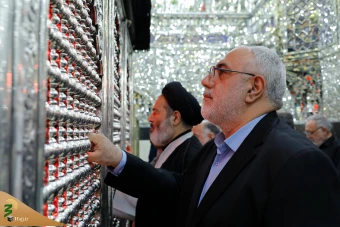 حضور مسئولان حوزه حج و زیارت بر سر مزار وزیر فقید امور خارجه جمهوری اسلامی ایران و دیگر شهدا در حرم حضرت عبدالعظیم حسنی(ع) 4
