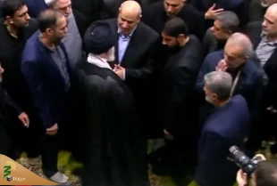 رهبر انقلاب بر پیکر شهید «اسماعیل هنیه» نماز اقامه کردند 4