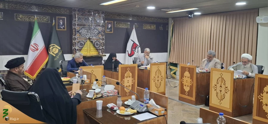 به همت کمیته فرهنگی و آموزشی اربعین برگزار شد؛

نشست علمی اربعین از دیدگاه رهبر معظم انقلاب 2