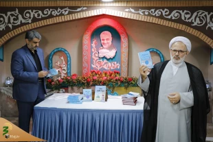رئیس کمیته فرهنگی و آموزشی اربعین اعلام کرد:  

رویکرد اصلی برنامه های موسم اربعین حمایت از مقاومت فلسطین و غزه خواهد بود 11