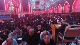 با شرکت پرشور زائران اربعین و منتظران ظهور دعای پرفیض ندبه در خیمه‌گاه حسینی طنین‌انداز شد 
 3