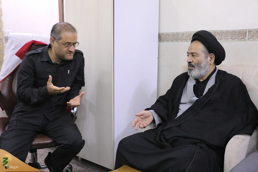بازدید مسئولان بعثه و امورحج از قرارگاه عملیاتی هلال احمر کربلا  5