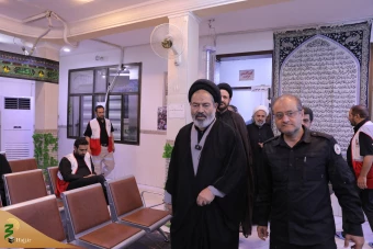 بازدید مسئولان بعثه و امورحج از قرارگاه عملیاتی هلال احمر کربلا  9