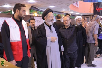 بازدید مسئولان بعثه و امورحج از قرارگاه عملیاتی هلال احمر کربلا  15