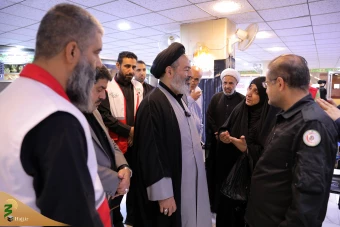 بازدید مسئولان بعثه و امورحج از قرارگاه عملیاتی هلال احمر کربلا  17