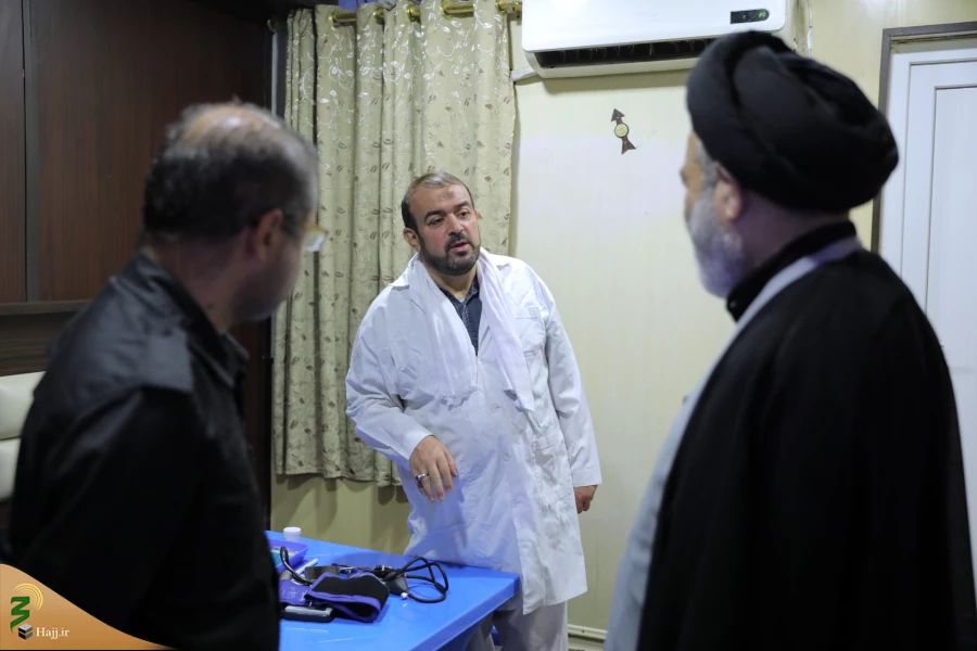 بازدید مسئولان بعثه و امورحج از قرارگاه عملیاتی هلال احمر کربلا  20