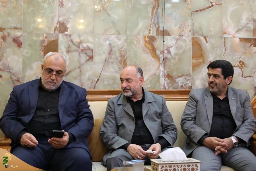 بازدید نماینده محترم ولی فقیه از مسجد و موکب های اطراف مسجد سهله و دیدار با تولیت مسجد سهله 8