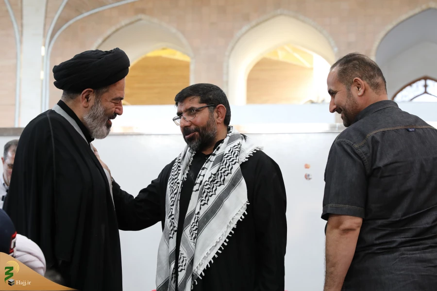بازدید نماینده محترم ولی فقیه از مسجد و موکب های اطراف مسجد سهله و دیدار با تولیت مسجد سهله 20