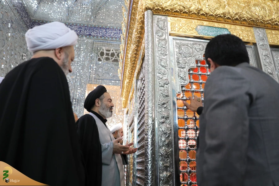 دیدار حجت الاسلام نواب با مسئول موسسه فرهنگی شهید محراب در نجف 4
