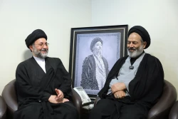 دیدار حجت الاسلام نواب با مسئول موسسه فرهنگی شهید محراب در نجف 6