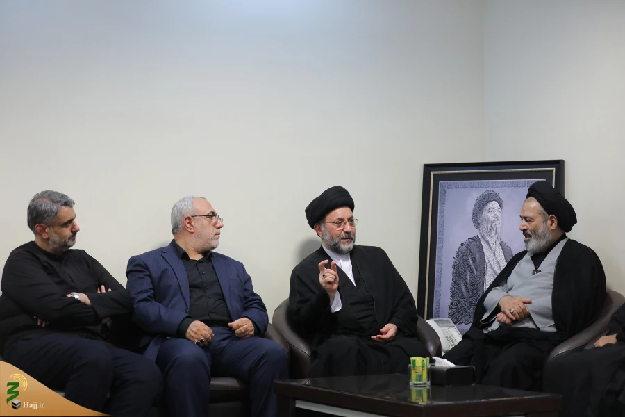 دیدار حجت الاسلام نواب با مسئول موسسه فرهنگی شهید محراب در نجف 10