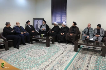 دیدار حجت الاسلام نواب با مسئول موسسه فرهنگی شهید محراب در نجف 11