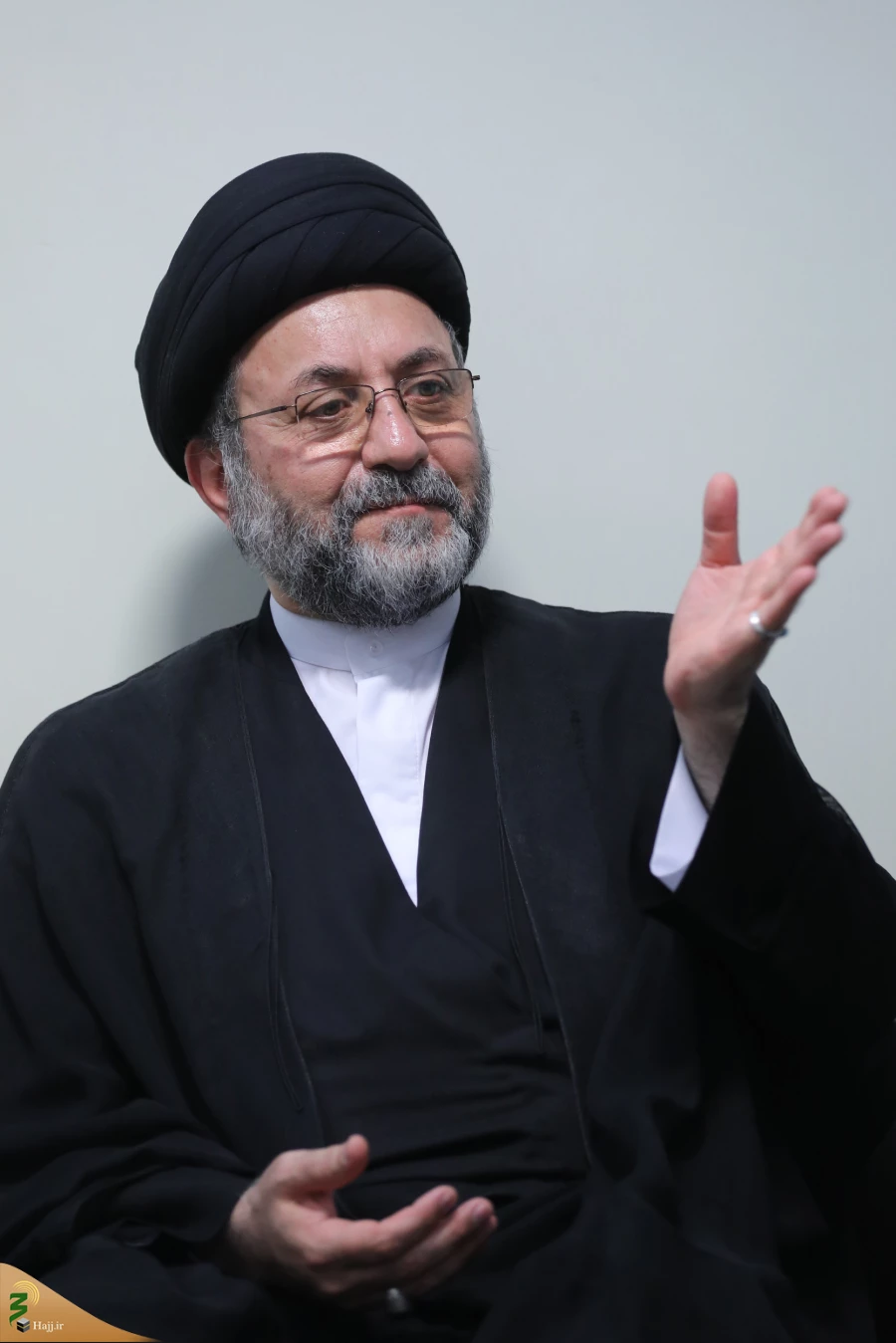 دیدار حجت الاسلام نواب با مسئول موسسه فرهنگی شهید محراب در نجف 13