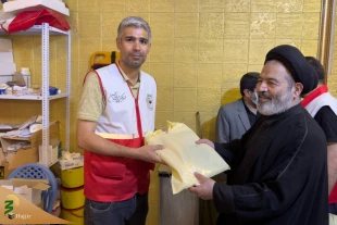 در روز پزشک درکربلا انجام شد؛

تقدیر مسئولان حوزه حج و زیارت از تلاشگران کادر درمان اربعین حسینی 4