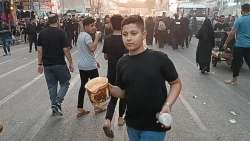 اخلاص و سخاوت عراقی ها در میهمان نوازی از زائران اربعین 5