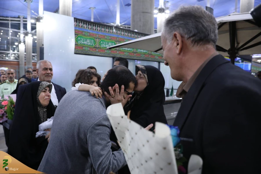 حاجی بازداشت‌شده در عربستان به ایران بازگشت 6