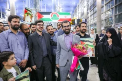 
بازگشت حاجی بازداشت‌شده در عربستان به وطن
 15