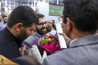 
بازگشت حاجی بازداشت‌شده در عربستان به وطن
 10