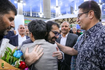 
بازگشت حاجی بازداشت‌شده در عربستان به وطن
 11