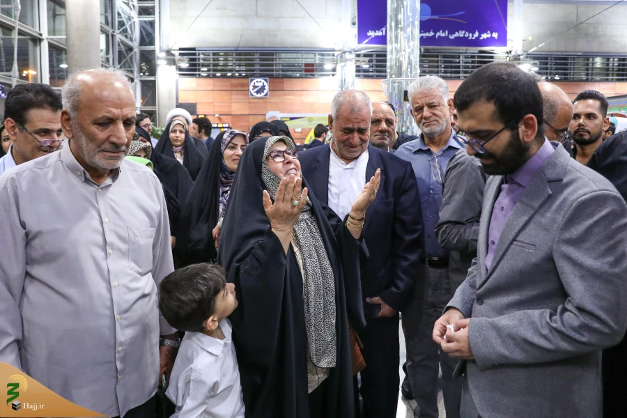 
بازگشت حاجی بازداشت‌شده در عربستان به وطن
 18
