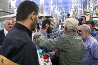 
بازگشت حاجی بازداشت‌شده در عربستان به وطن
 12