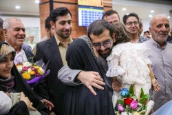 
بازگشت حاجی بازداشت‌شده در عربستان به وطن
 26