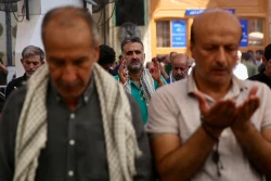  زائران اربعین حسینی در حرم حضرت امیرالمؤمنین علی علیه السلام 27