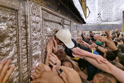 زائران اربعین حسینی در حرم امام کاظم و امام جواد علیه السلام 24