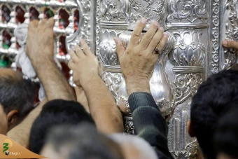 زائران اربعین حسینی در حرم امامین عسکریین علیهما‌السلام 33