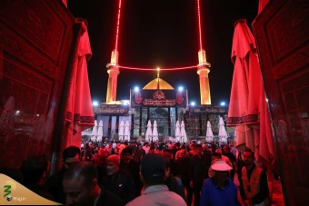 زائران اربعین حسینی در حرم امامین عسکریین علیهما‌السلام 24