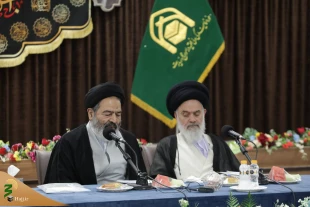 در شهر مقدس قم برگزار شد؛

نشست مشترک اعضای مجلس خبرگان و نماینده ولی‌فقیه در امور حج و زیارت 3