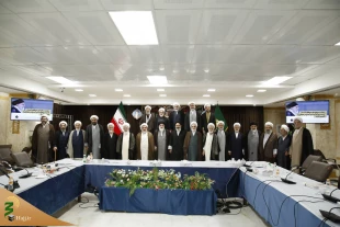 در شهر مقدس قم برگزار شد؛

نشست مشترک اعضای مجلس خبرگان و نماینده ولی‌فقیه در امور حج و زیارت 11