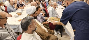 مراسم جشن میلاد پیامبر(ص) و امام جعفر صادق (ع) در جمع زائران ایرانی درمدینه 3