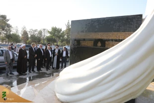 همزمان با نهمین سالگرد فاجعه منا؛

ادای احترام مسئولان بعثه مقام معظم رهبری و حج و زیارت به شهدای منا و مکه 2