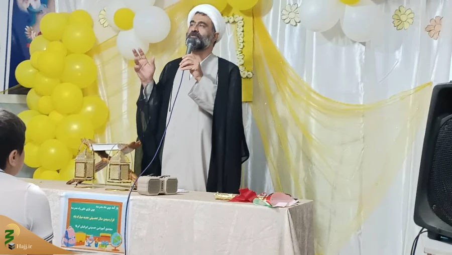 حضور کارکنان بعثه رهبری در مدرسه حسینی کربلا 3