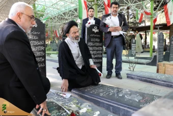 ادای احترام مسئولان حج و زیارت به شهدای منا و مکه 33