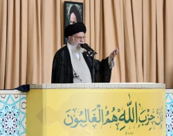 رهبر انقلاب اسلامی در خطبه‌‎های نماز جمعه:

اقدام درخشان نیروهای مسلح در مجازات رژیم صهیونیستی کاملاً قانونی و مشروع بود 3
