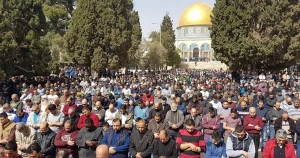 با وجود مانع تراشی رژیم صهیونیستی؛

اقامه نماز جمعه در مسجد الاقصی با حضور ۴۰ هزار فلسطینی
