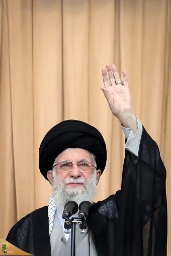 بزرگداشت شهید سیدحسن نصرالله  و اقامه نماز جمعه تهران به امامت رهبر معظم انقلاب  9