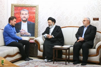 دیدار سرپرست حجاج ایرانی با خانواده شهید امیرعبداللهیان 2