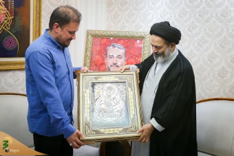 دیدار سرپرست حجاج ایرانی با خانواده شهید امیرعبداللهیان 5