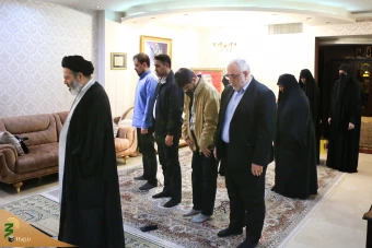 دیدار سرپرست حجاج ایرانی با خانواده شهید امیرعبداللهیان 10