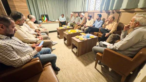 نشست مسئولان حج و زیارت برای بهبود ارائه خدمات به زائرین عمره در مدینه 
