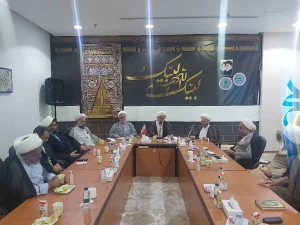تبیین سیاست ها بعثه در نشست روحانیون کاروانهای عمره در مکه