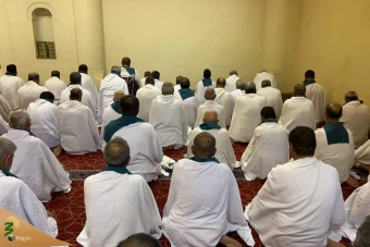 احرام عمره گزاران ایرانی در مسجد شجره 5