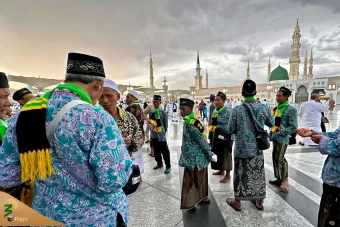حضور زائران در مسجدالنبی و قبرستان بقیع 22