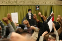 رهبر انقلاب در دیدار هزاران نفر از دانش‌آموزان و دانشجویان:

رژیم صهیونیستی و آمریکا پاسخ دندان‌شکن دریافت خواهند کرد 3
